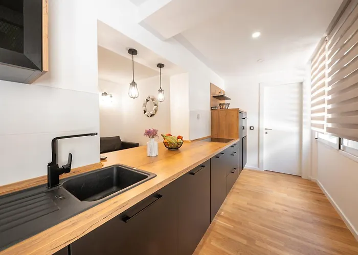 M&m Макарска