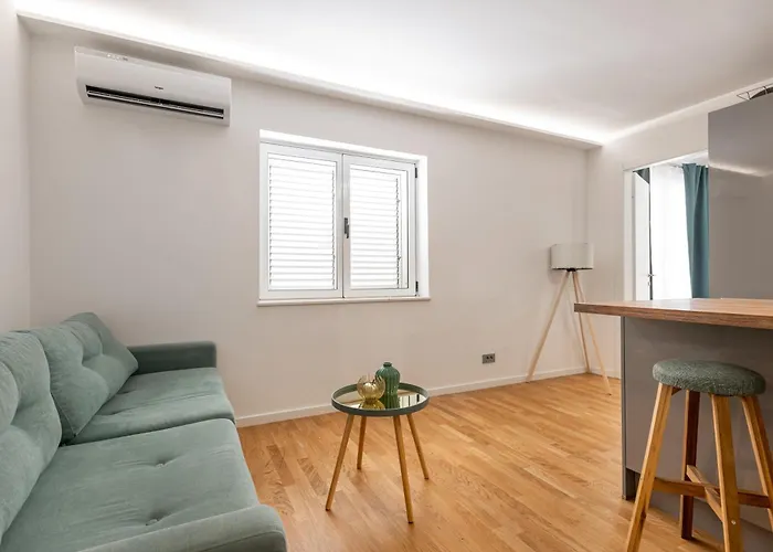 M&m Макарска